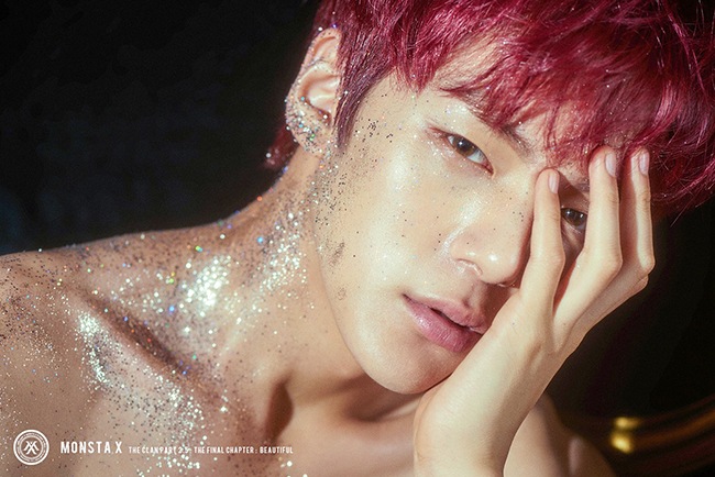 民赫《BEAUTIFUL》概念照(來源：MONSTA X@Facebook)