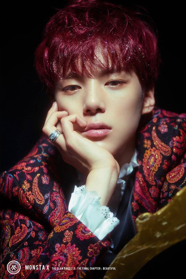 民赫《BEAUTIFUL》概念照(來源：MONSTA X@Facebook)