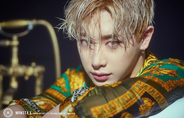 元虎《BEAUTIFUL》概念照(來源：MONSTA X@Facebook)