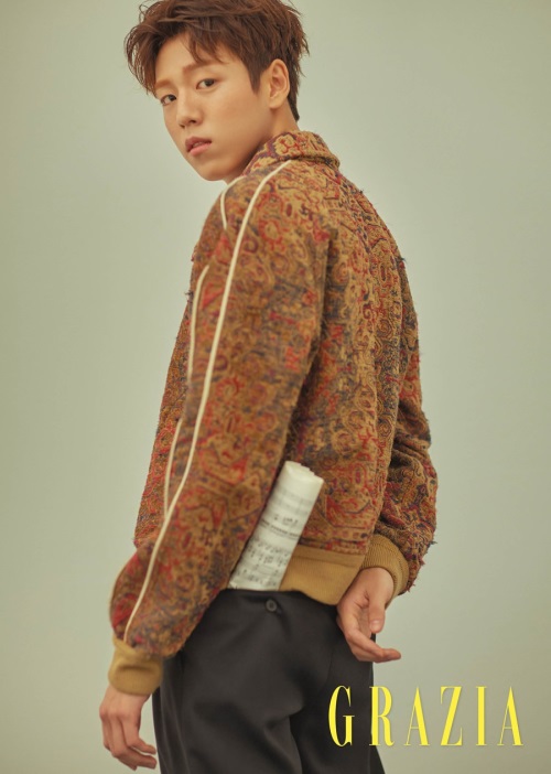 李玹雨《GRAZIA》畫報