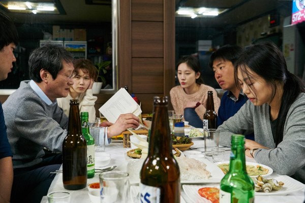 金敏喜《獨自在夜晚的海邊》劇照