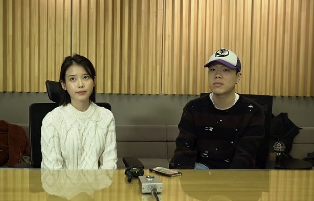 IU、吳赫《愛情，好..》預告截圖