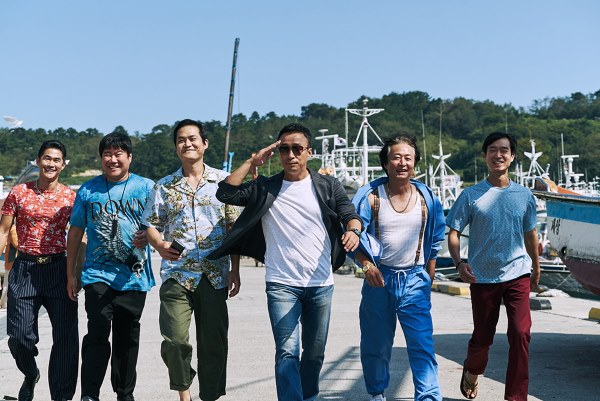 李聖旻、金成均、趙宇鎮《保安官》劇照 (來源:DAUM MOVIE)