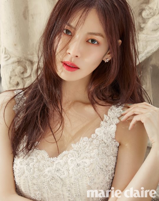 金素妍《Marie Claire》婚紗畫報