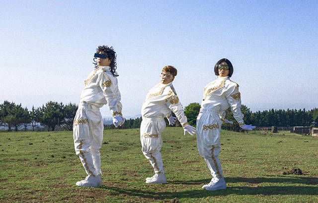 神童、UV《Marry man》預告照(來源：S.M. Entertainment)