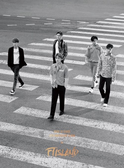 FTISLAND《OVER 10 YEARS》封面海報