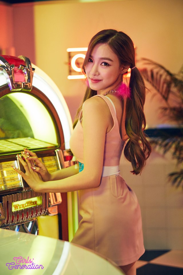Tiffany《Holiday Night》概念照