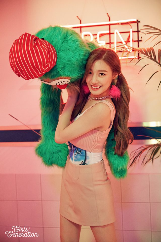 Tiffany《Holiday Night》概念照