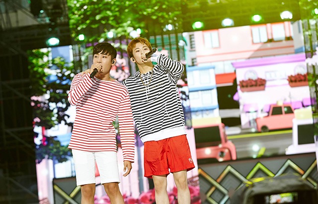 Mark、朴載正《Lemonade Love》宣傳照(來源：STATION@Facebook)