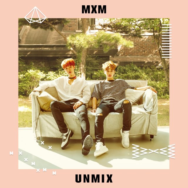 MXM 迷你一輯《UNMIX》封面照