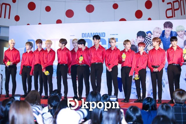 SEVENTEEN 香港演唱會記者會