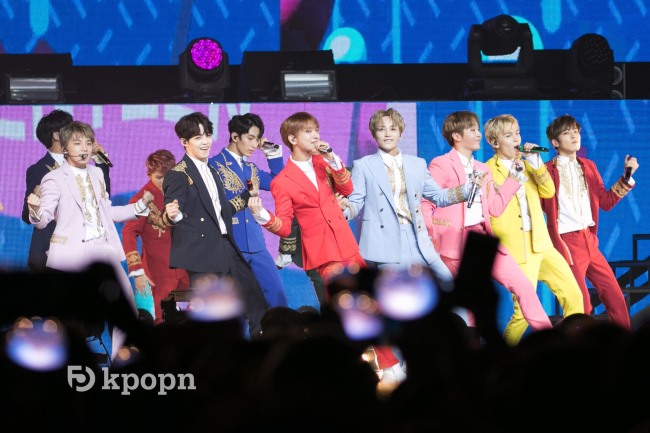 SEVENTEEN 香港演唱會