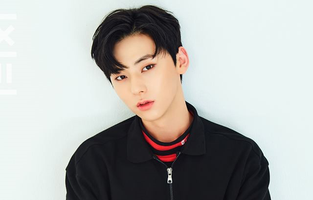 黃旼泫《1X1=1 (TO BE ONE)》概念照 (來源：Wanna One@FB)