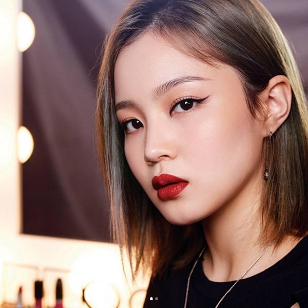 LEE HI