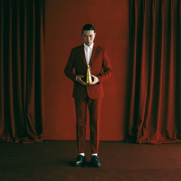 BewhY《The blind star 0.5》封面照(來源：Genie)