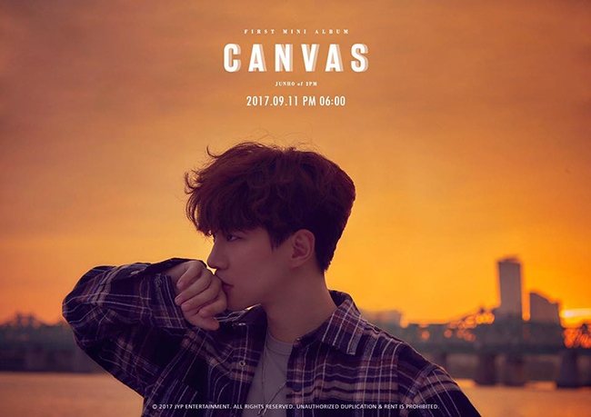 俊昊《CANVAS》概念照(來源：2PM@Facebook)