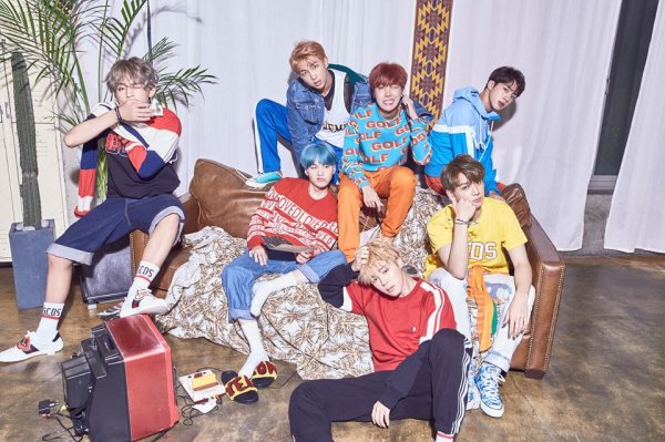 BTS 防彈少年團《LOVE YOURSELF》V 版概念照
