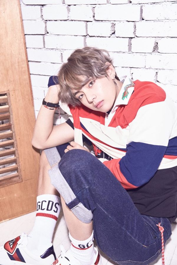V (BTS)《LOVE YOURSELF》V 版概念照